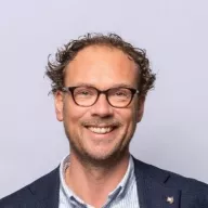 ★EU_Tom van der Dussen_Biography_SK2024