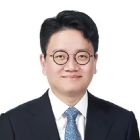 Eung Chang Lee